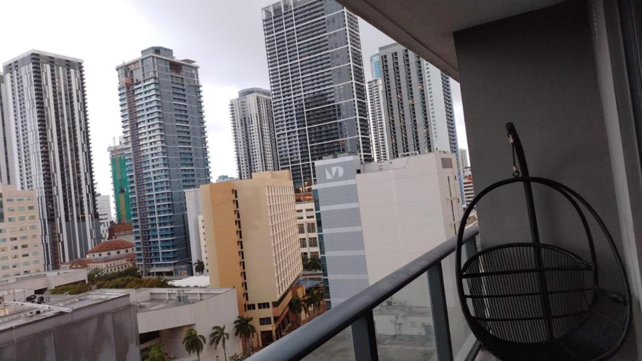 New Modern Downtown Apartment *